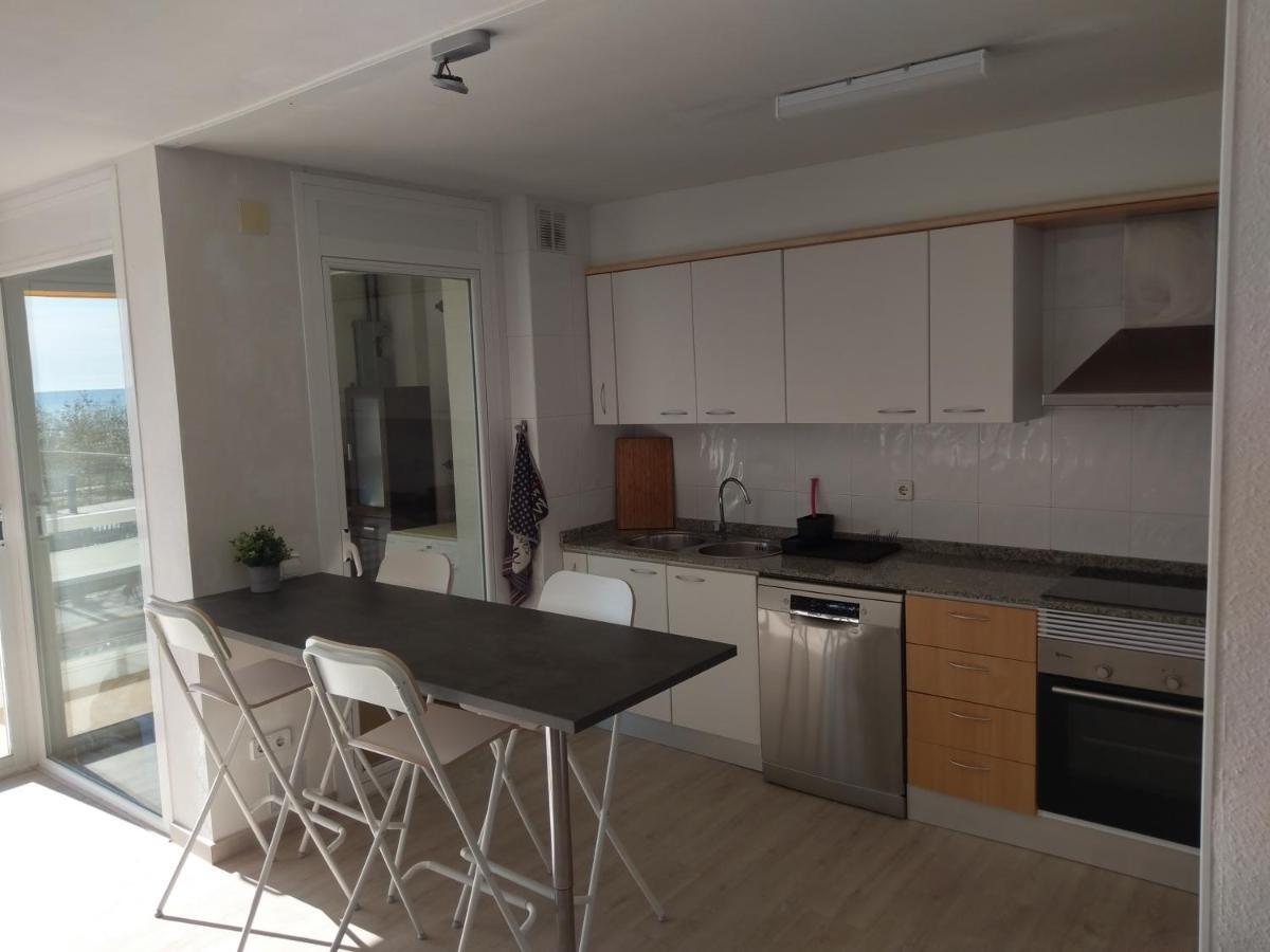 Luxury Apartment Accommodation, Next To Beach & Train Station Calella Bagian luar foto
